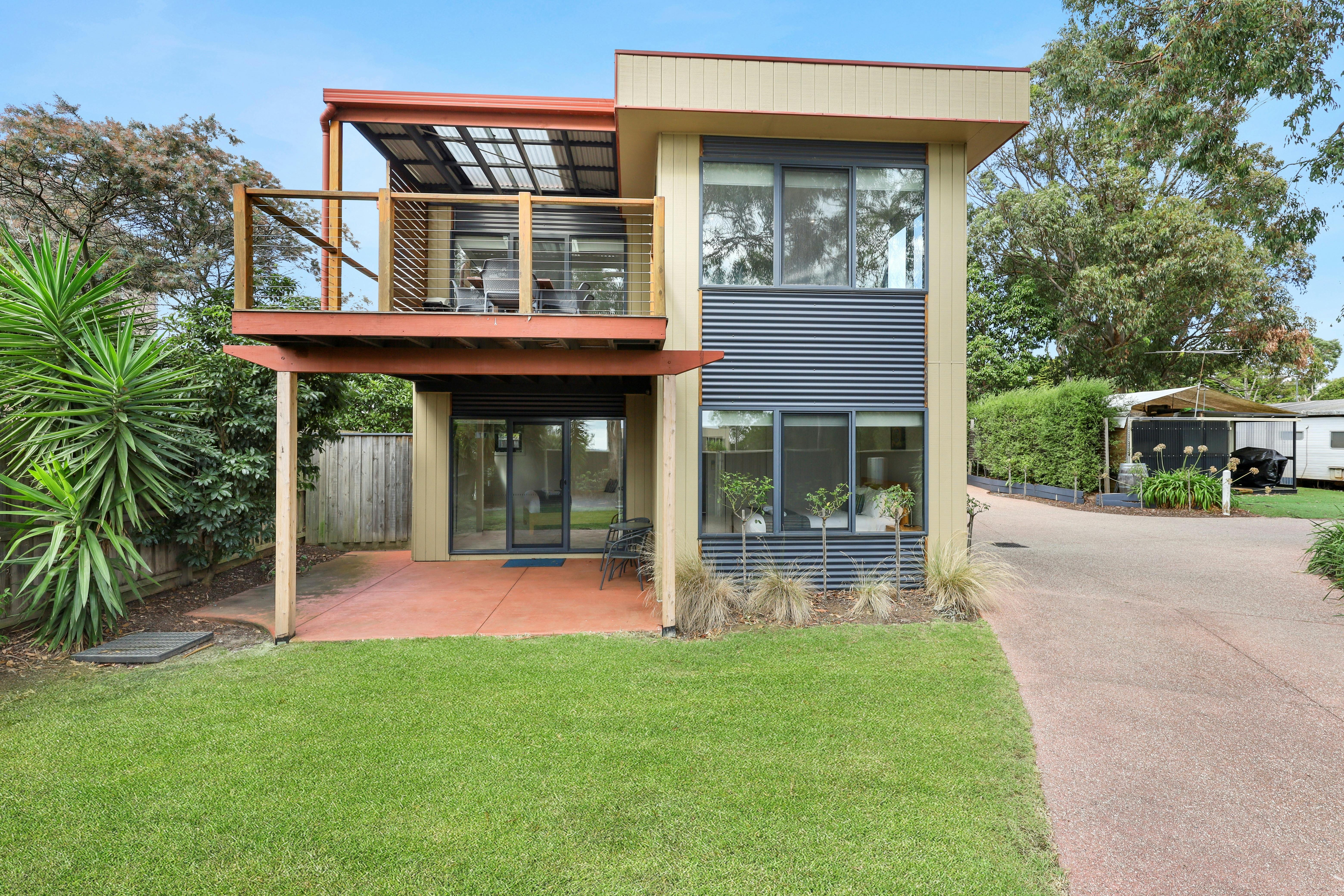 Town House/Apartments