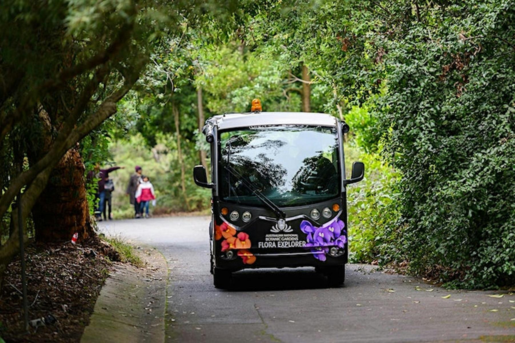 Flora Explorer bus on the trail