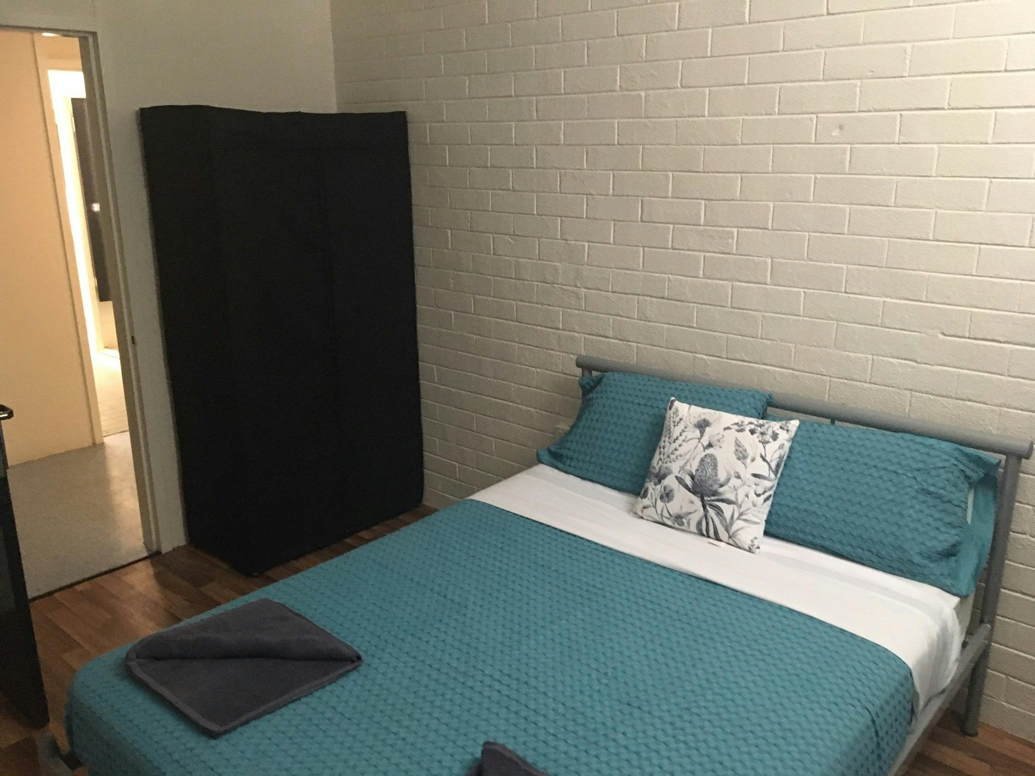 Budget Twins  Doubles and 4 Share Dorms