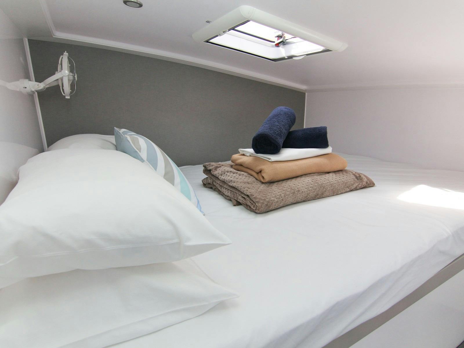 Seawind 1160 Lite - cabin