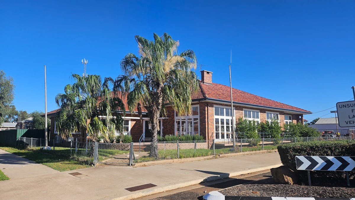 The red brick Old RSl Building in Cunnamulla Home to The Retreat Cunnamulla