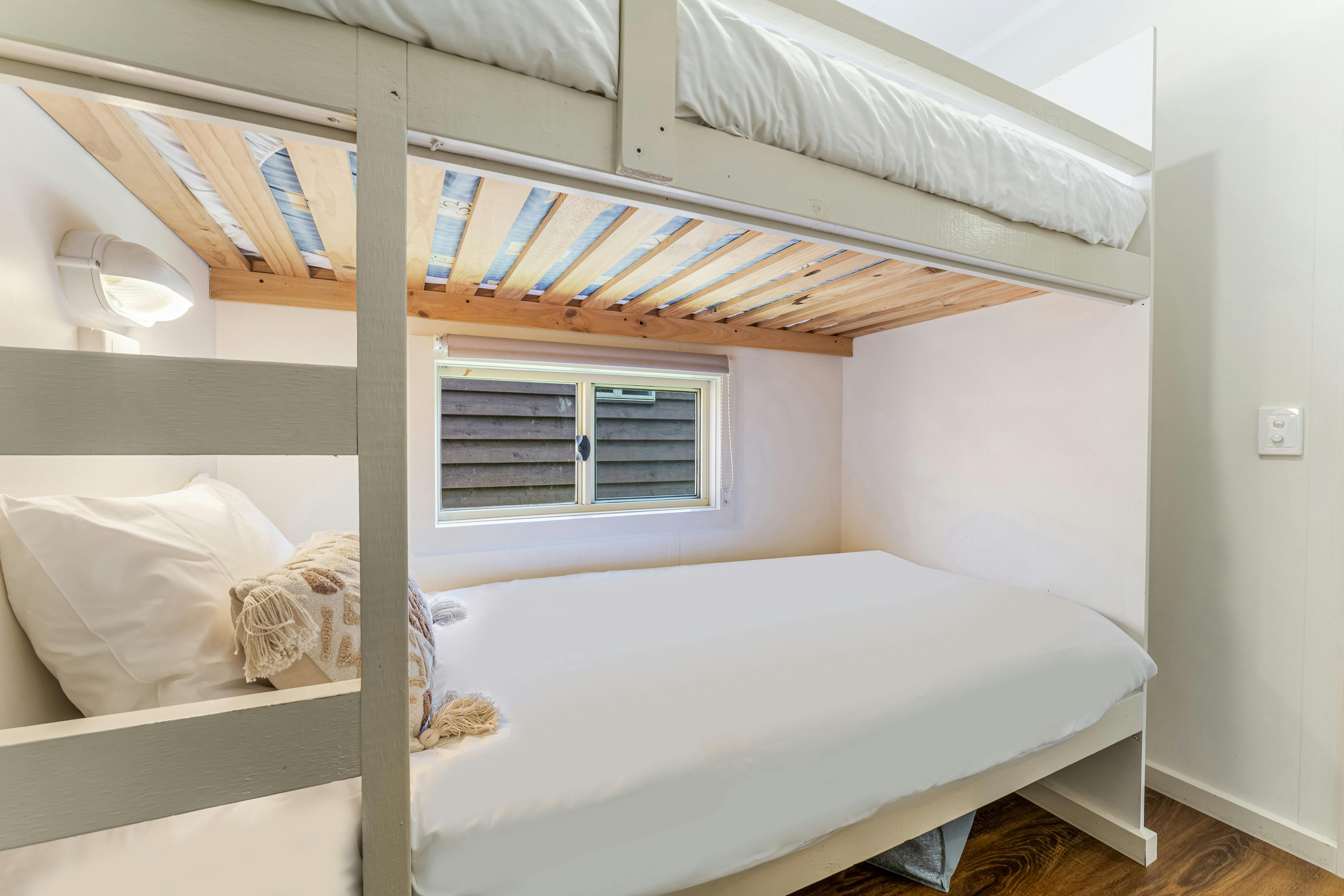 Standard Cedar Cabin | Tasman Holiday Parks - Bright