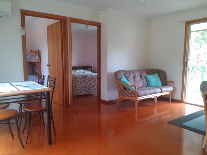 GREVILLEA COTTAGE