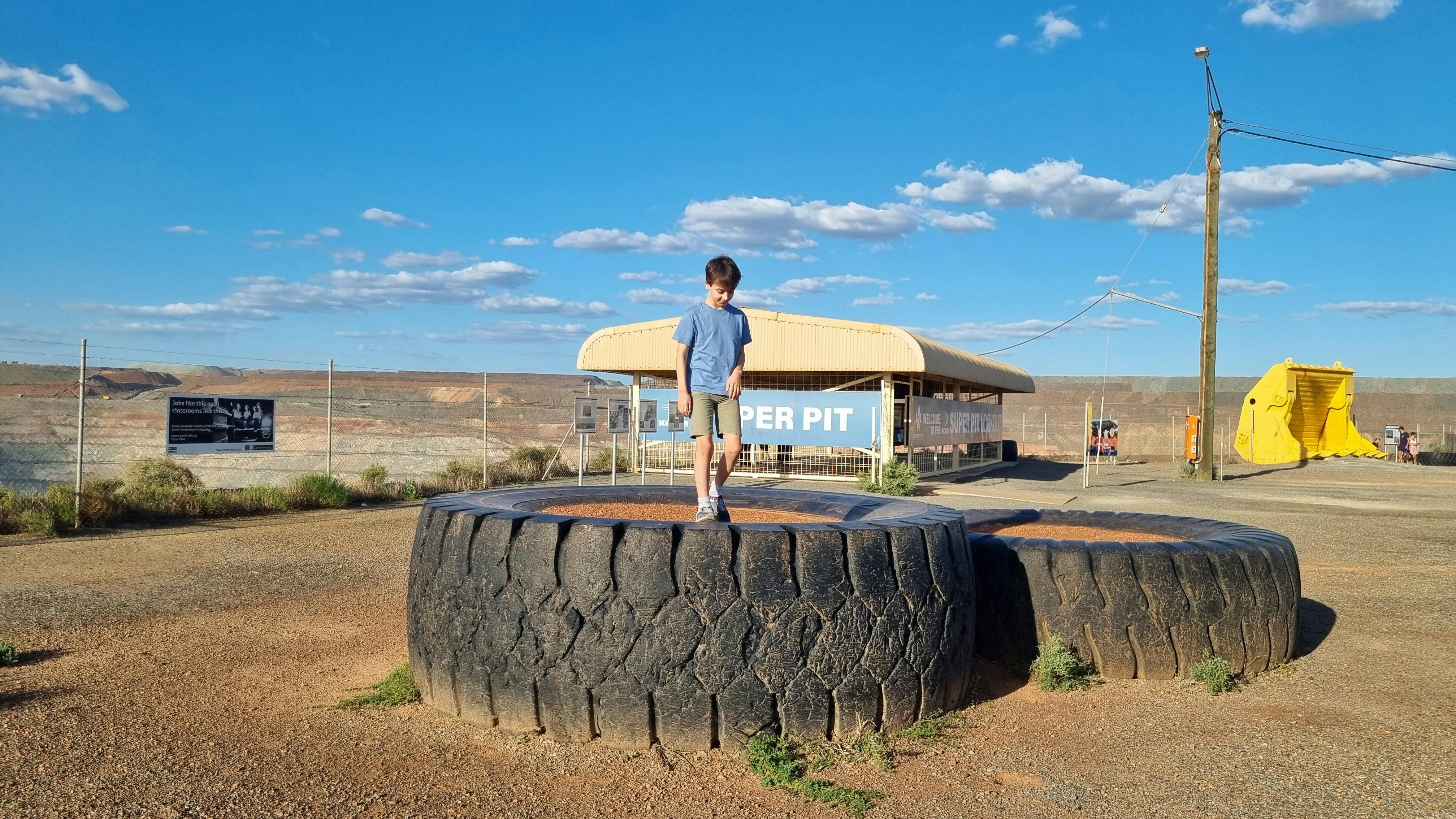 Guest at the superpit