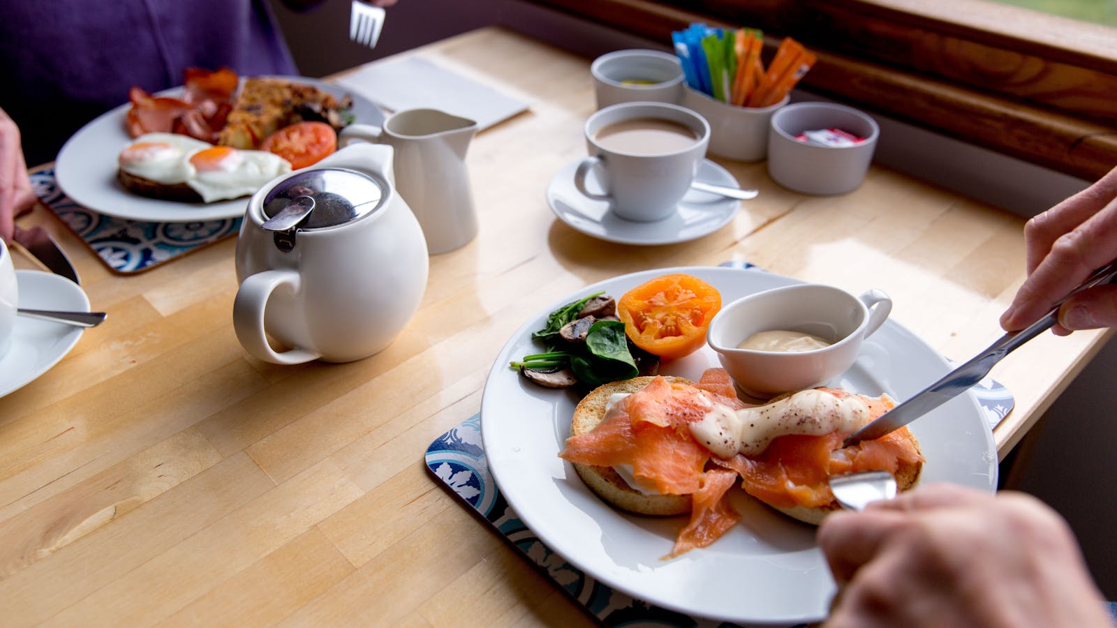 Breakfast is cooked to order at a time to suit. Vegetarians, vegans and allergies catered for.