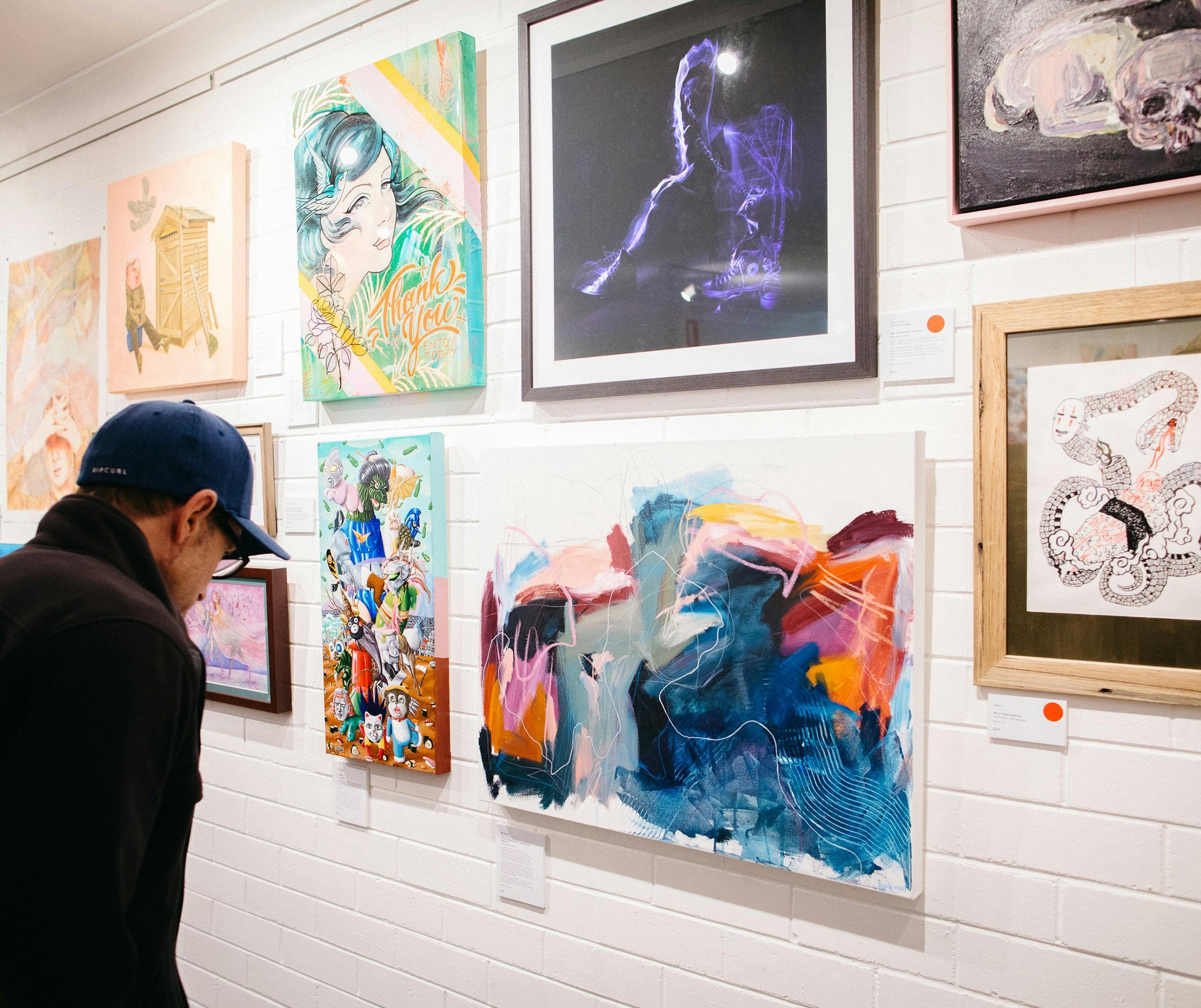 去巷道畫廊看看群展開幕式