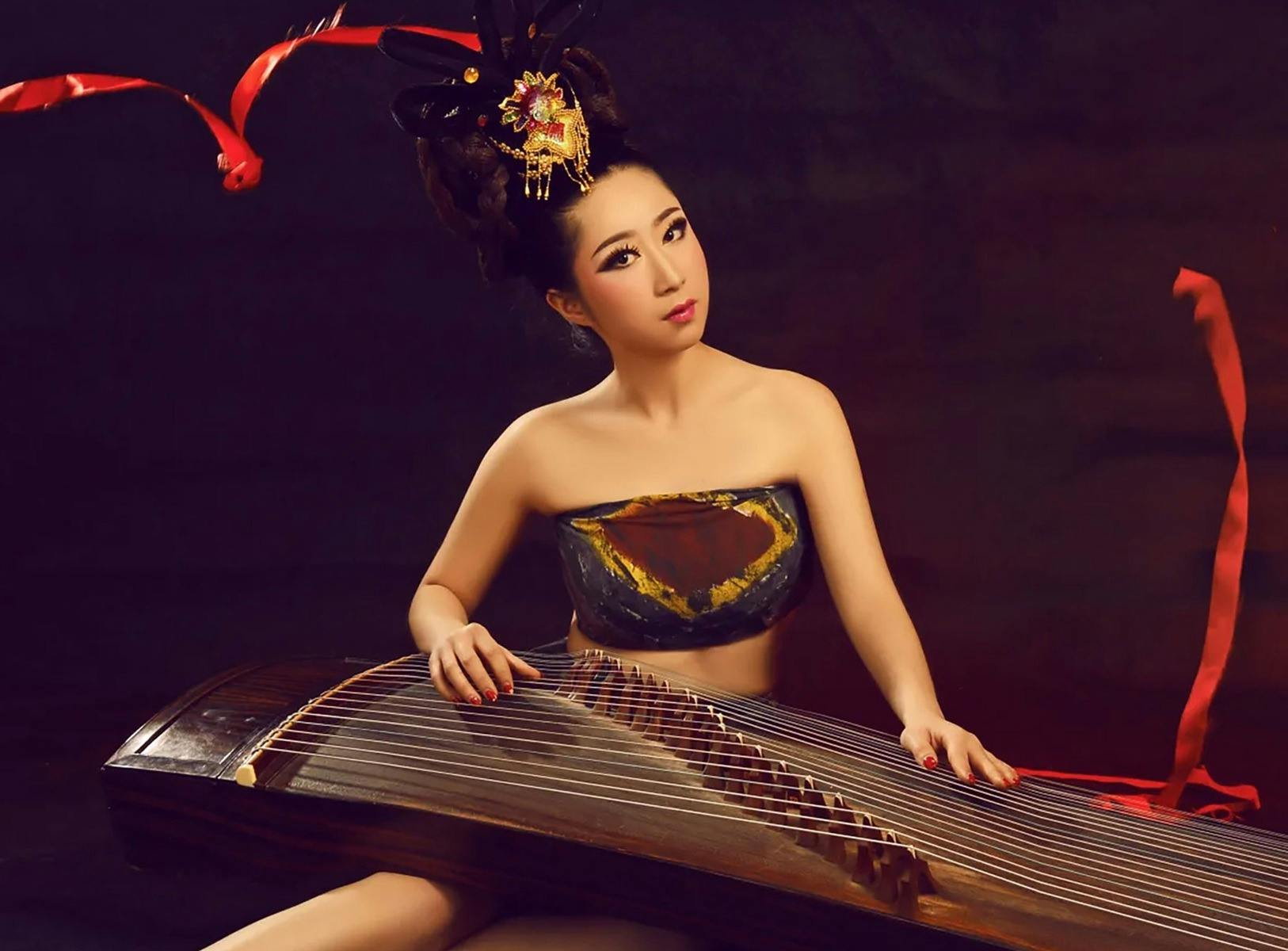 Mindy Meng Wang