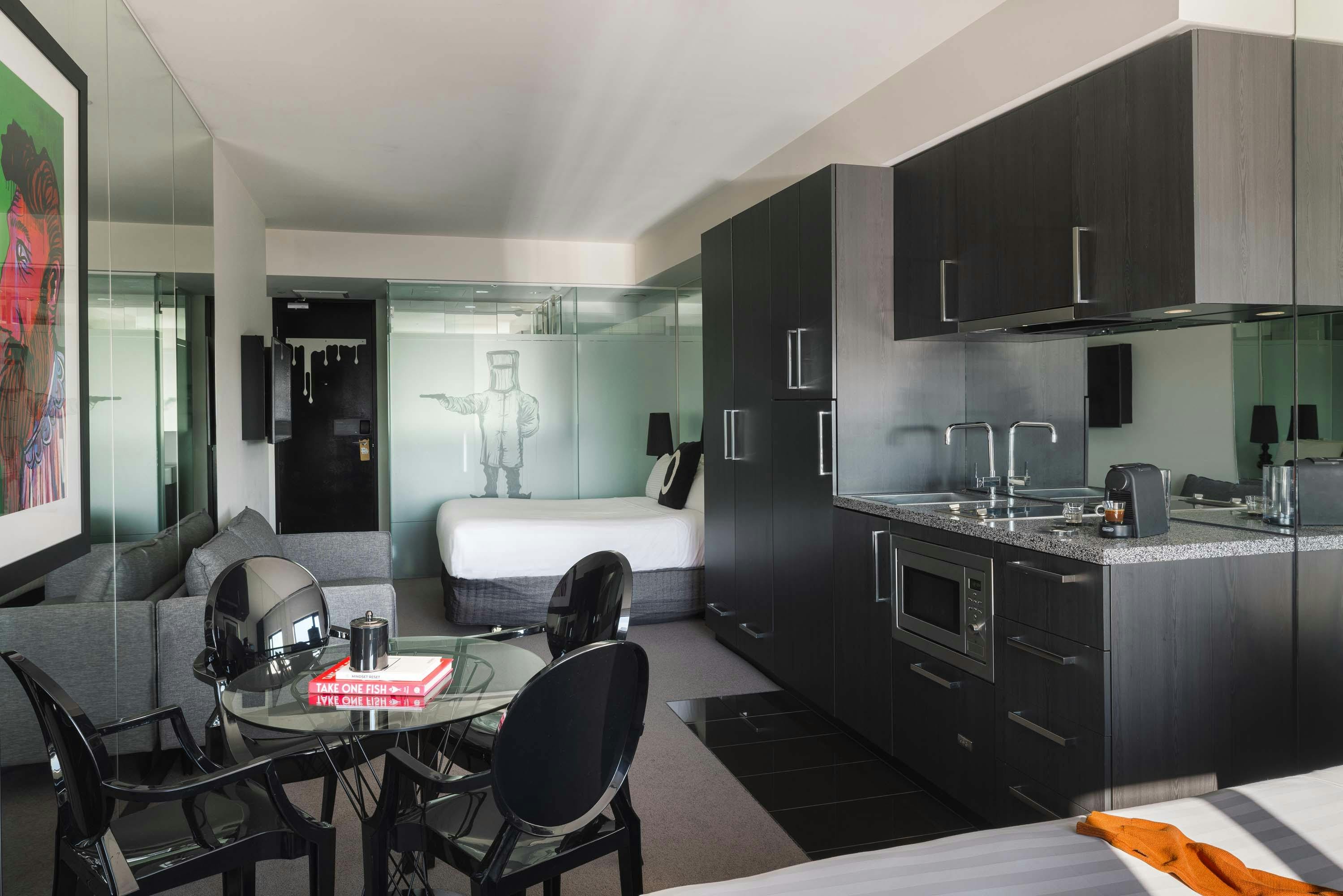 Deluxe Studio Suite Twin