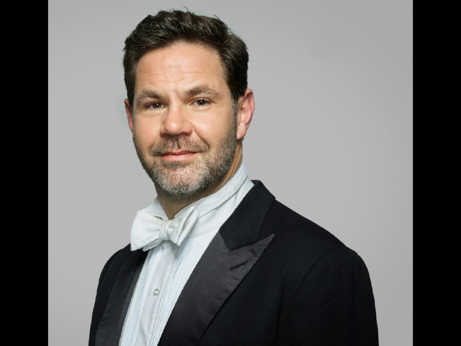 Andrew Haveron – violin