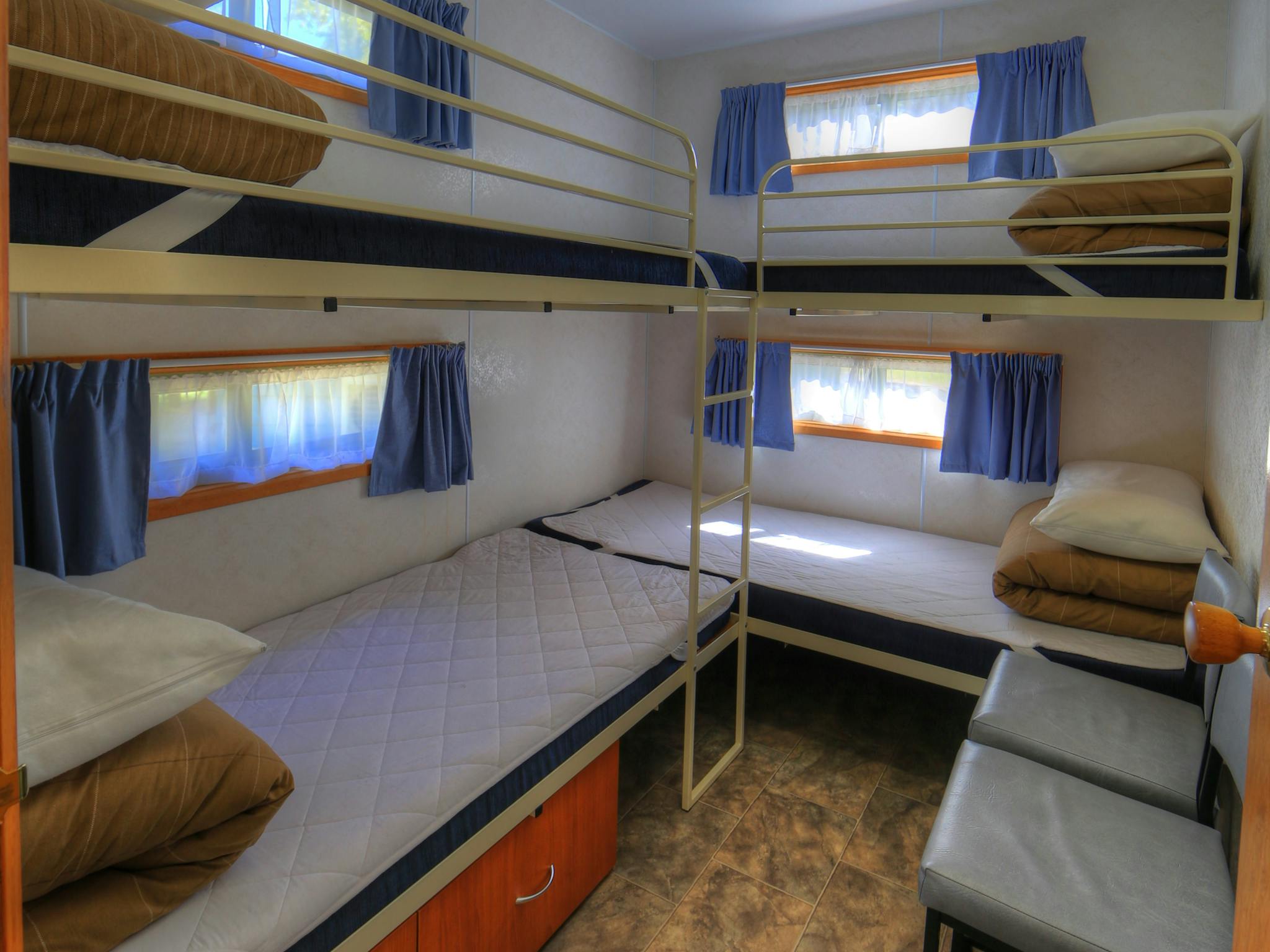 Studio cabin - bunk beds