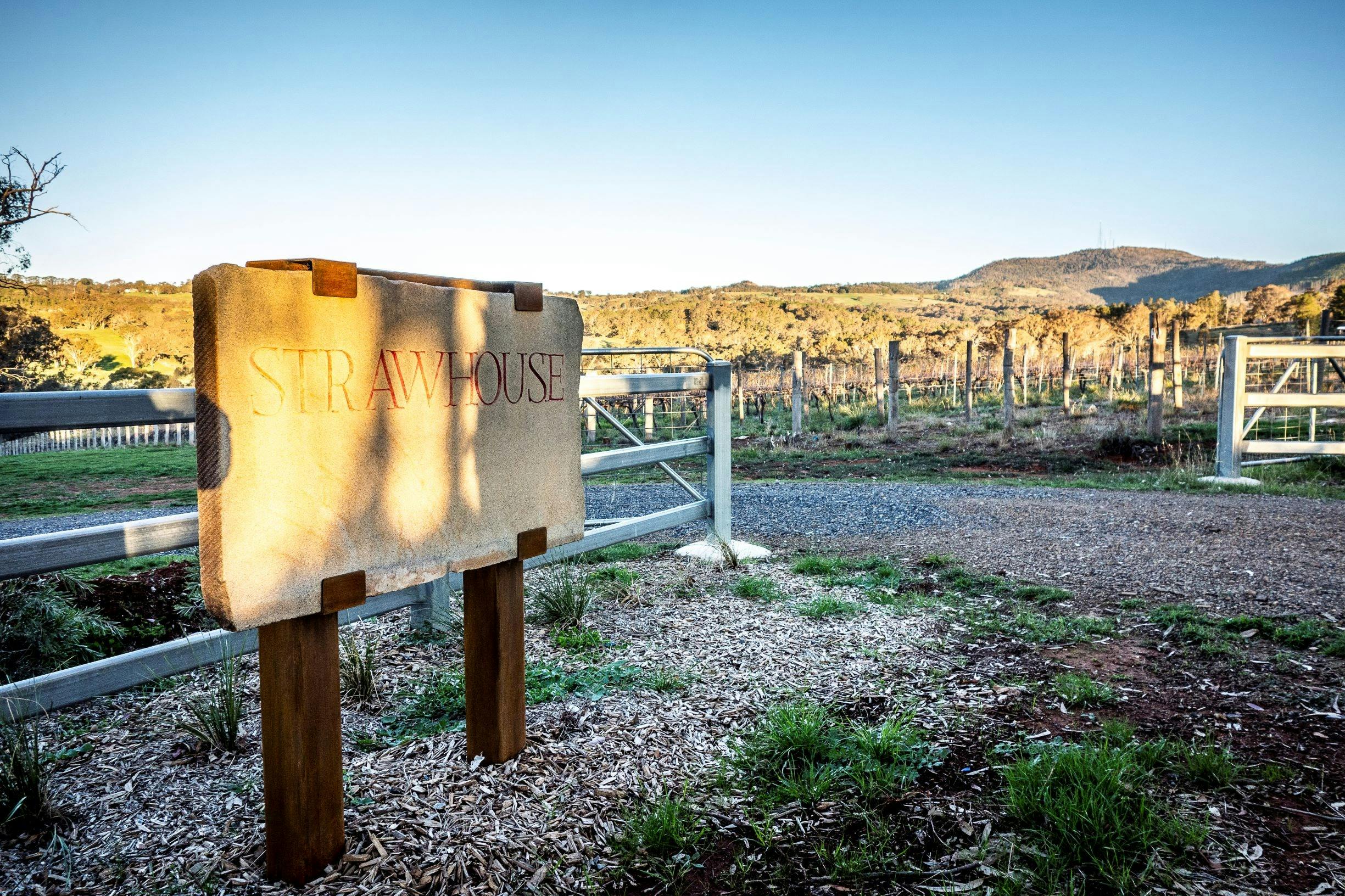 카노볼라스 산을 바라보는 Strawhouse