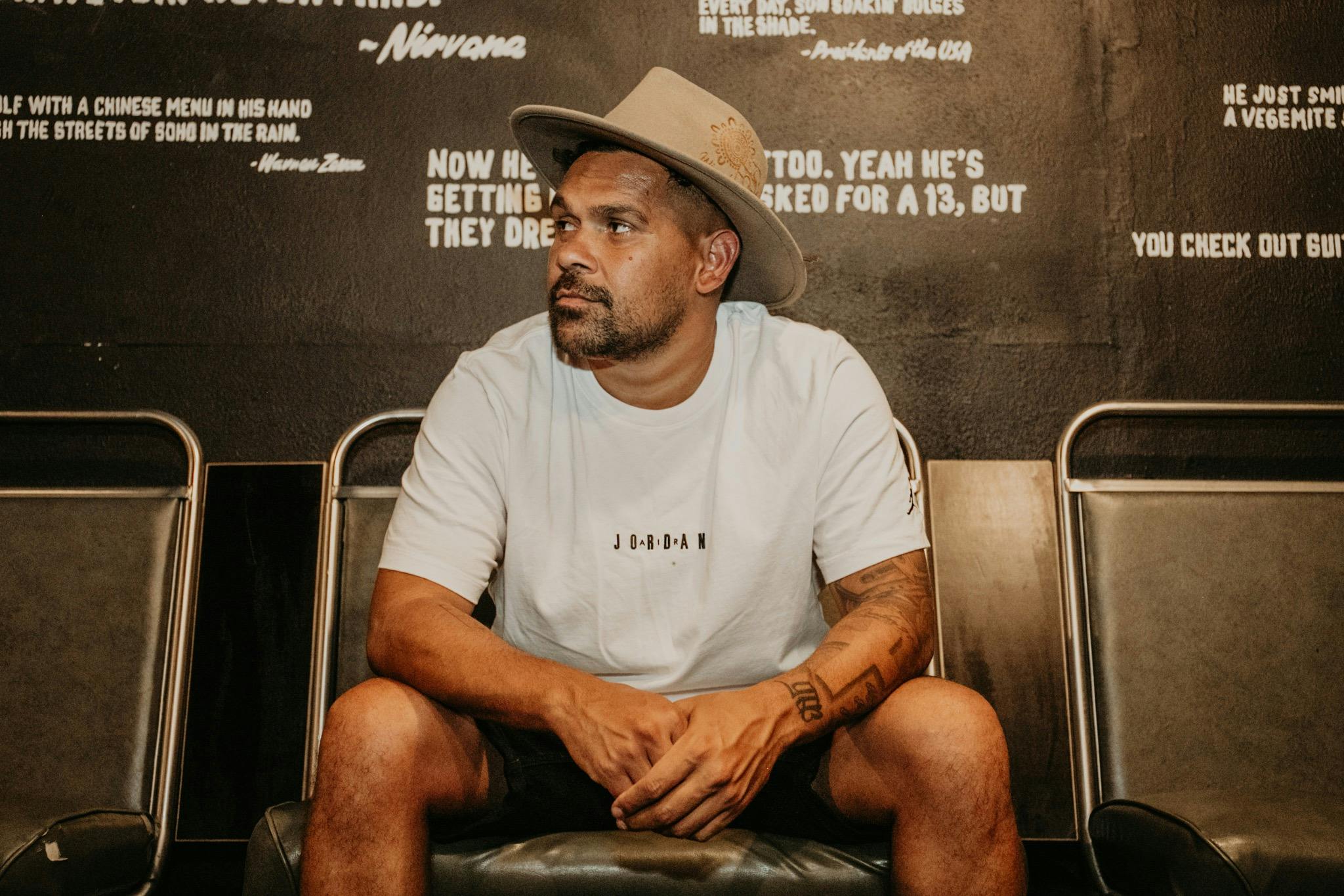 아이작 콤프턴 주니 호텔에서 라이브 공연