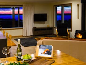 Spectacular sunsets, cosy fire, cook the finest seafood from Eyre Peninsula the Seafood Frontier
