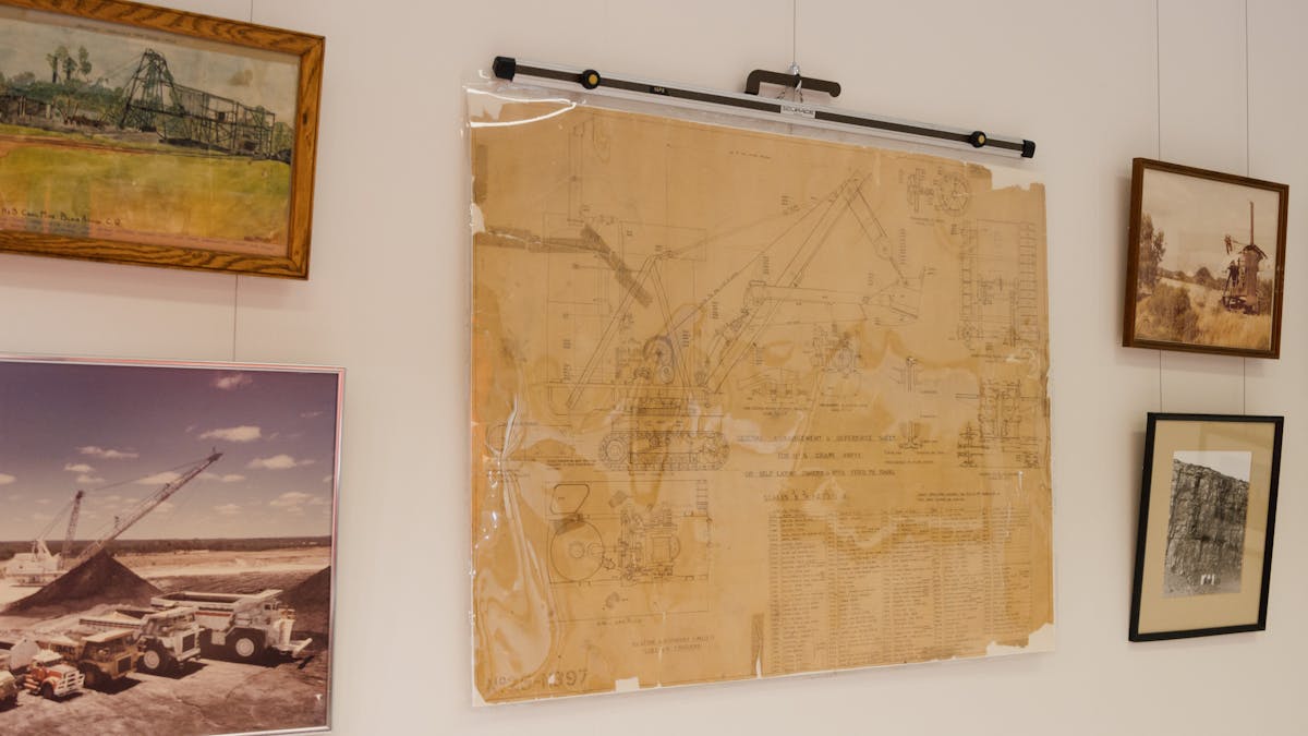 Photos, paintings and diagrams of mining machinery