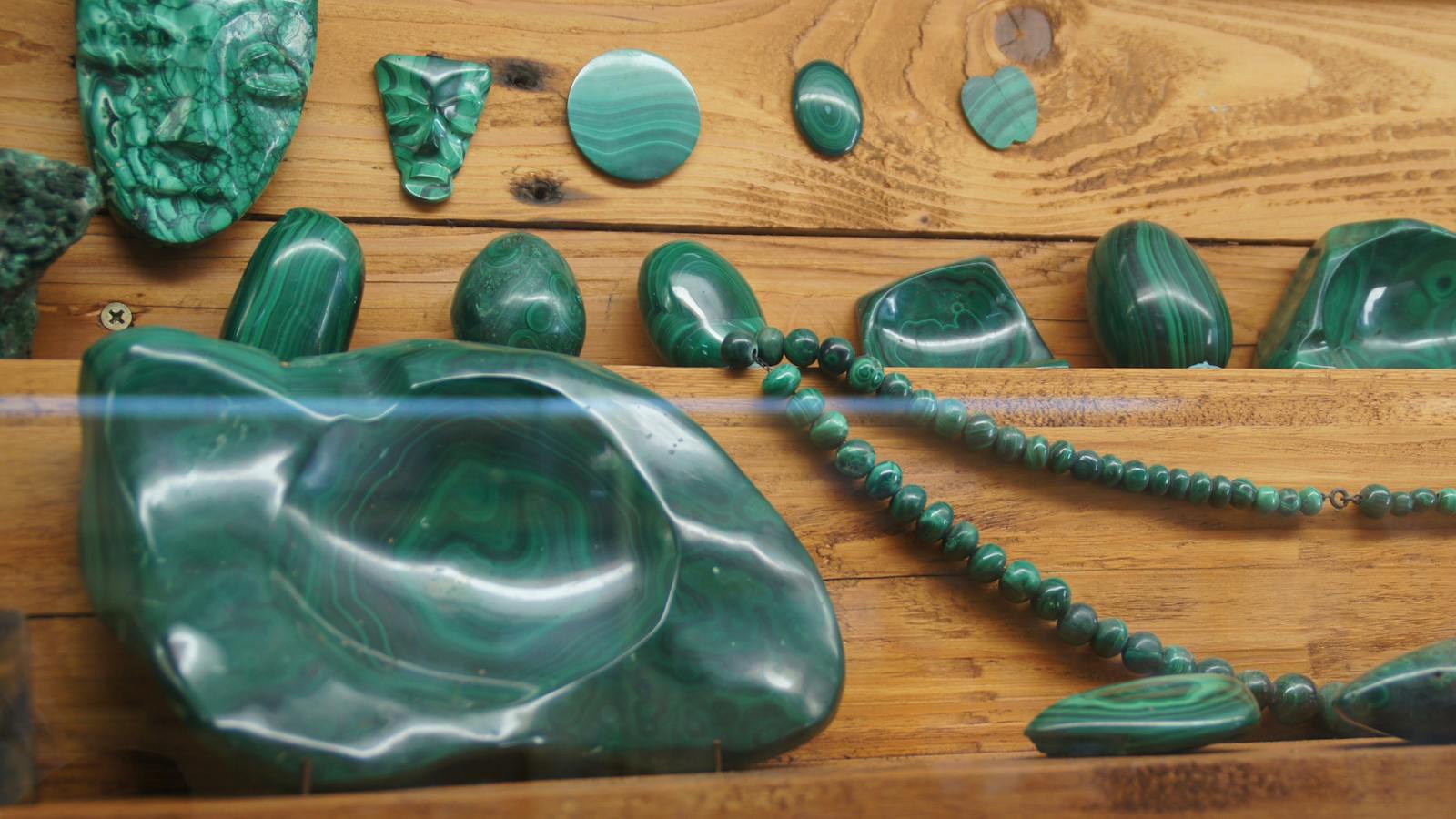 Gem Display - Mystery Craters