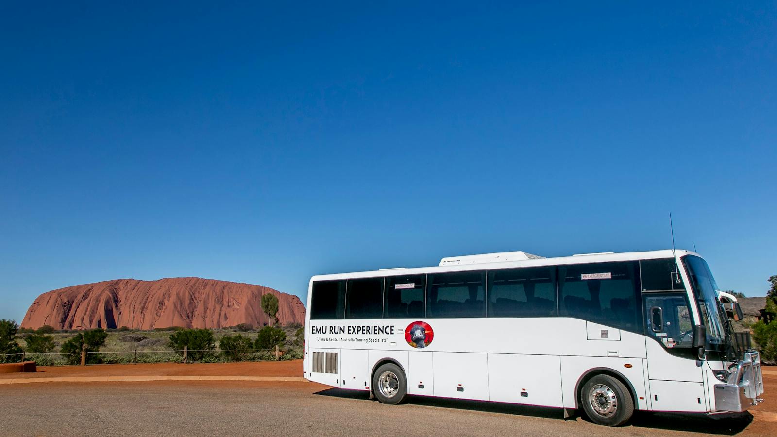 Luxury coach uluru tour