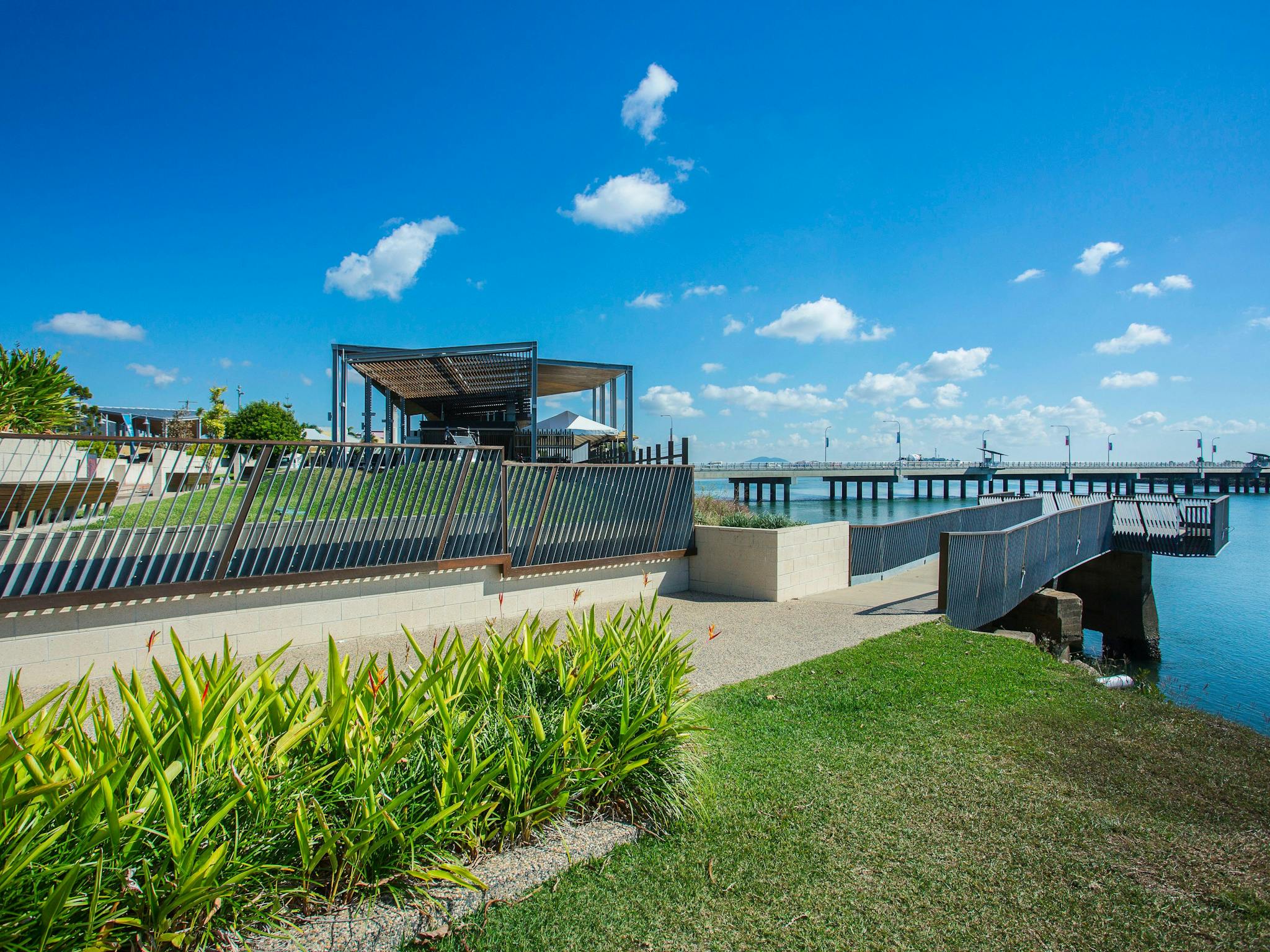 Lookout overlooking the Pioneer River on the Bluewater Trail