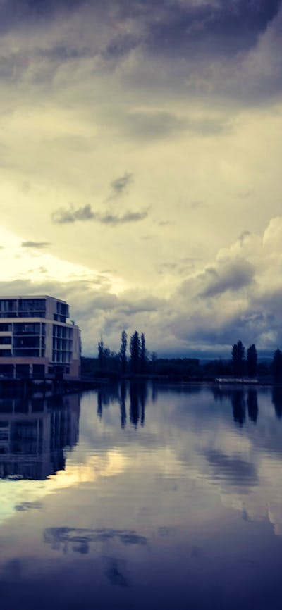 Looking for Ghosts at the Kingston Foreshore