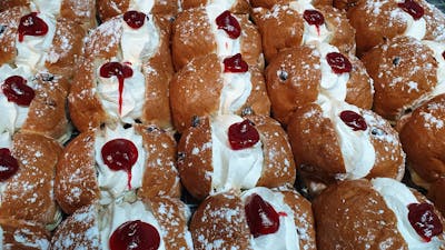 Bryants Cream Buns