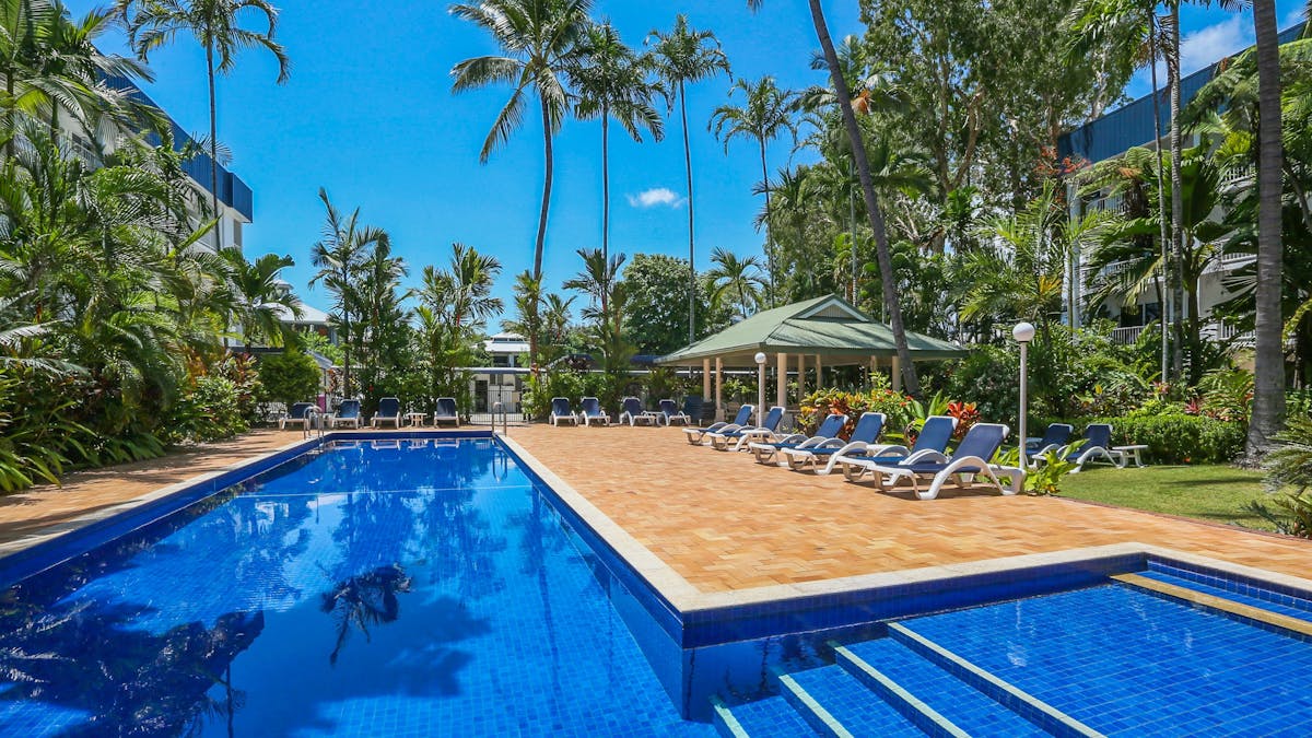 20m Lap Pool (heated in winter)