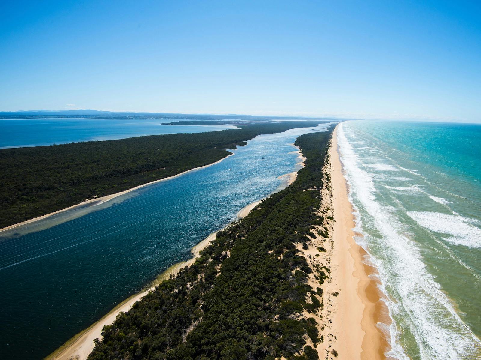 Ninety Mile Beach and the Back Lake