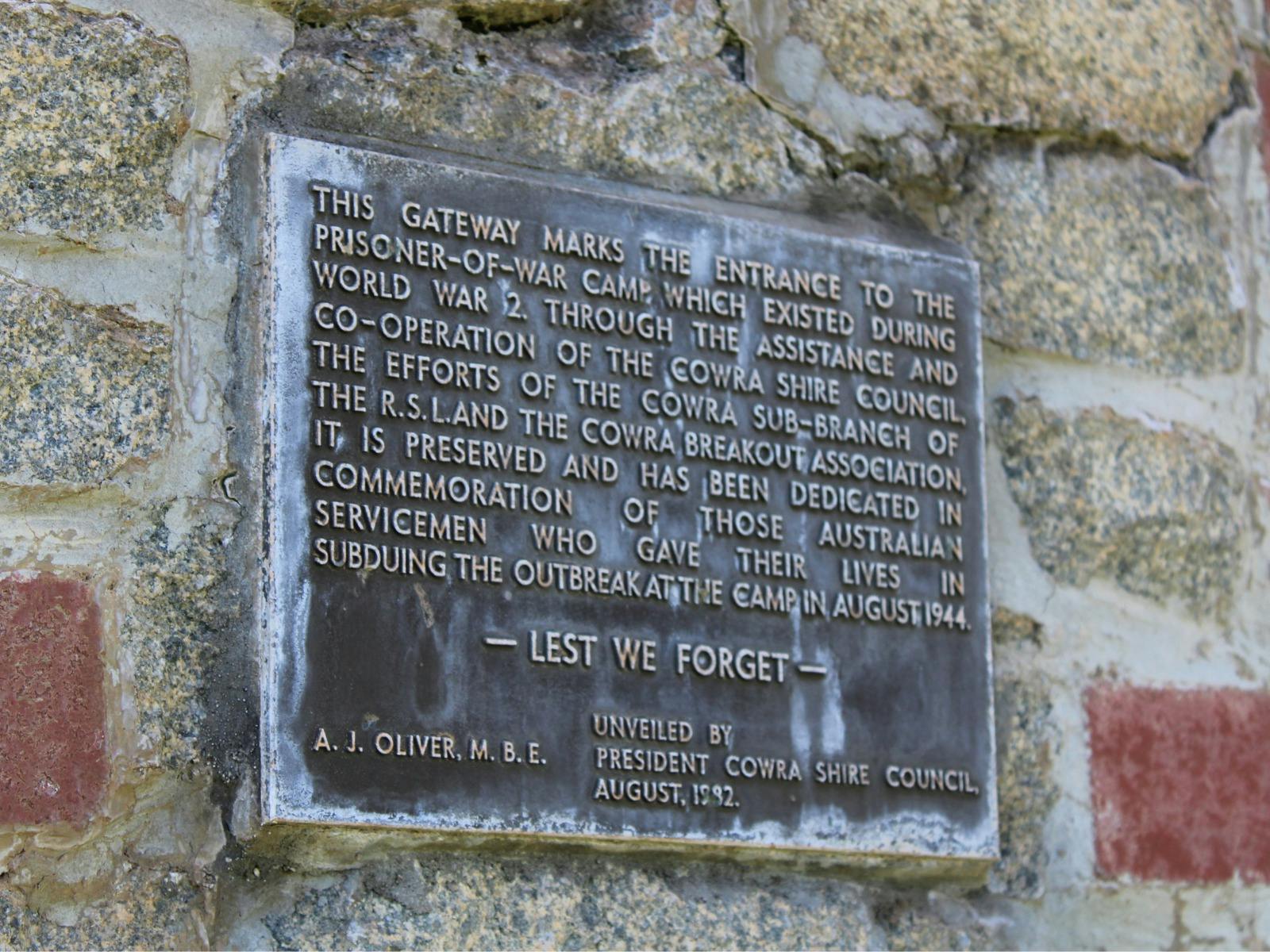 Cowra Garrison Gates edit1