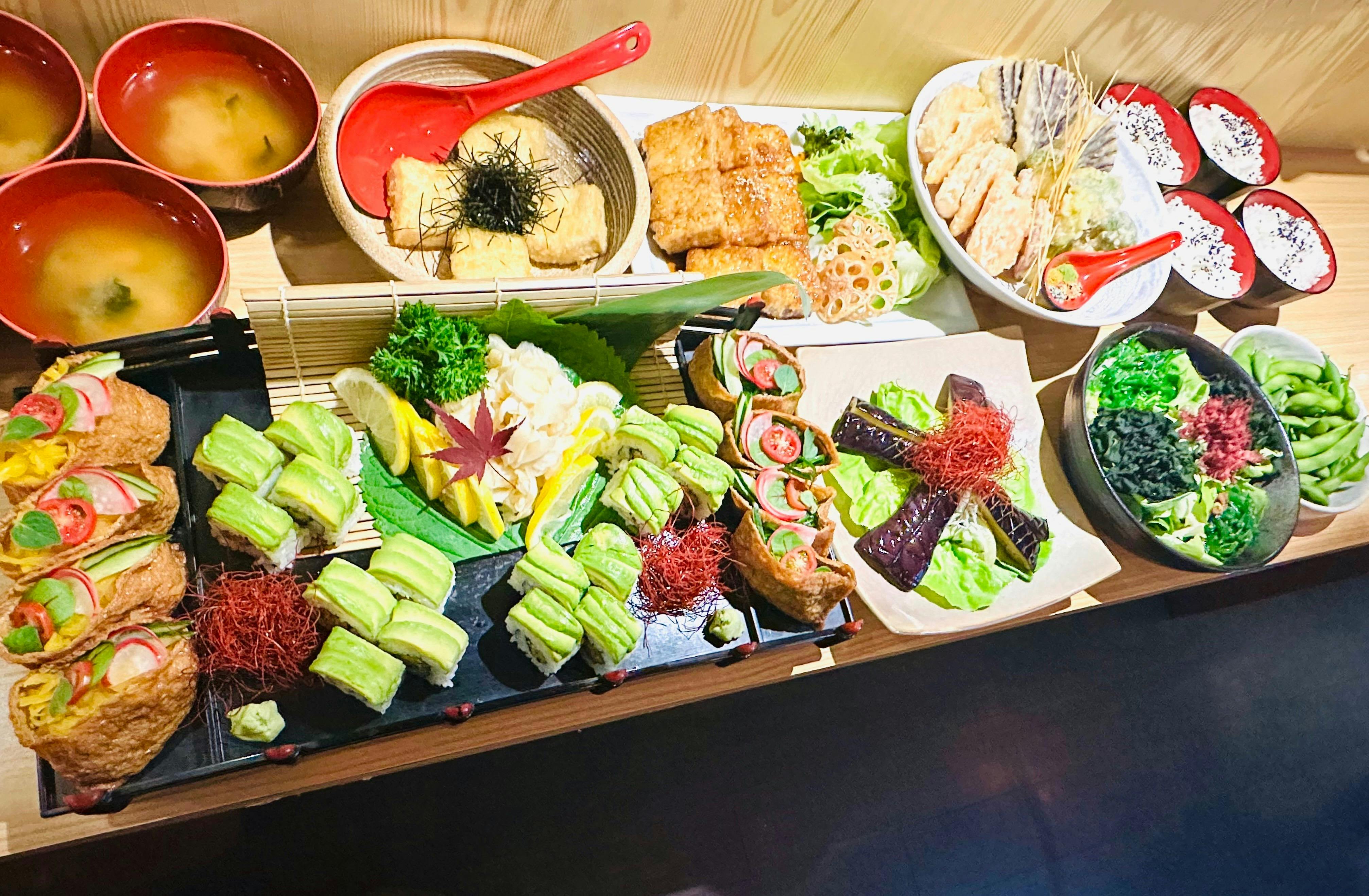 Edamame, Seaweed salad, Age dashi tofu, Sushi, Miso soup, Rice, Tempura, Dengaku, Teriyaki tofu