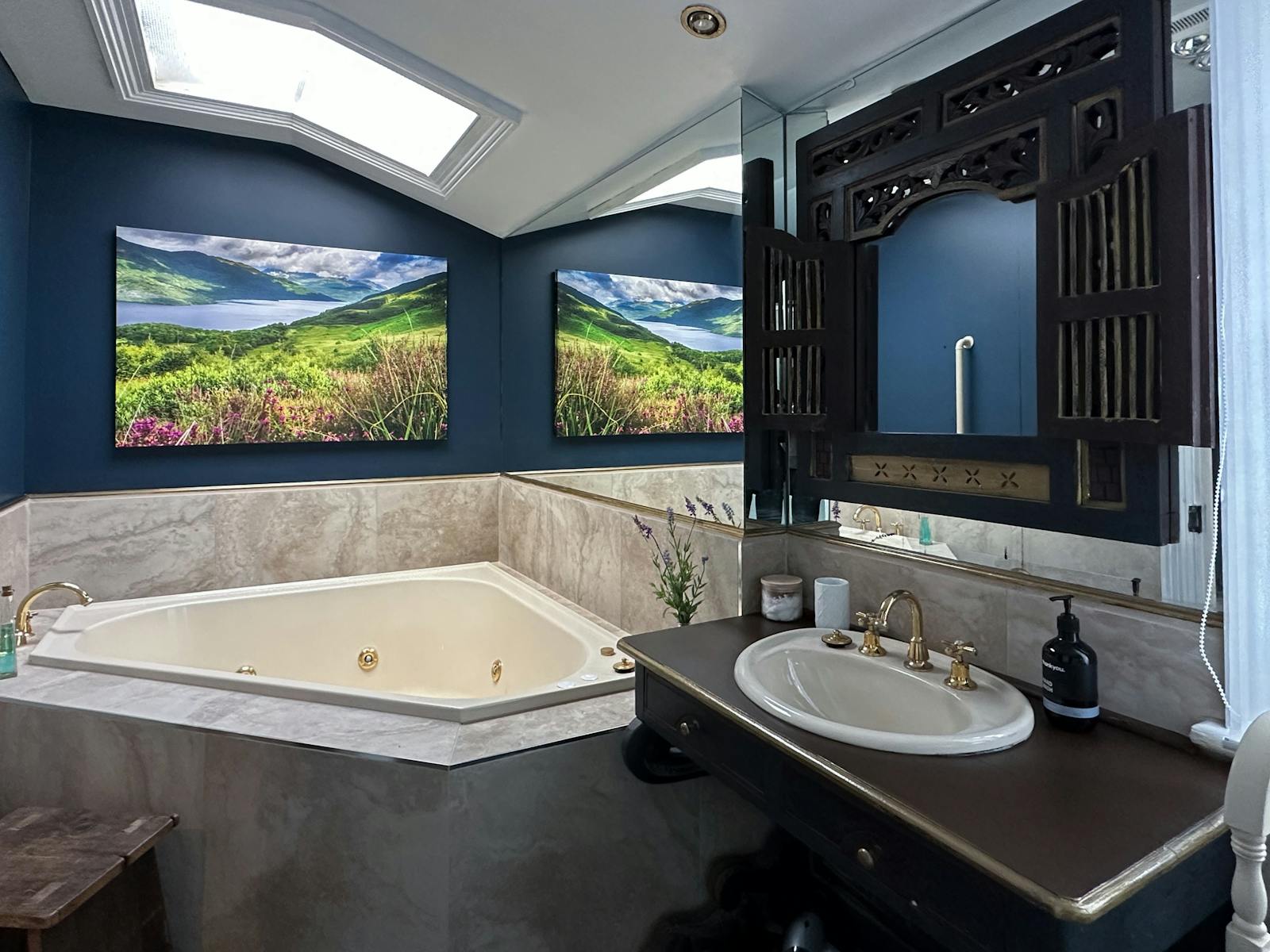 over-sized spa bath in Outlander Cottage