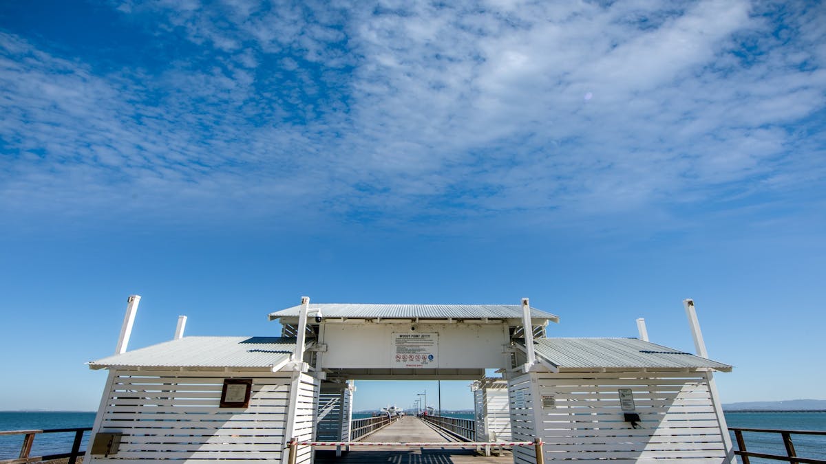 Woody_Point_Jetty_entry_redcliffe_visit_moreton_bay_region