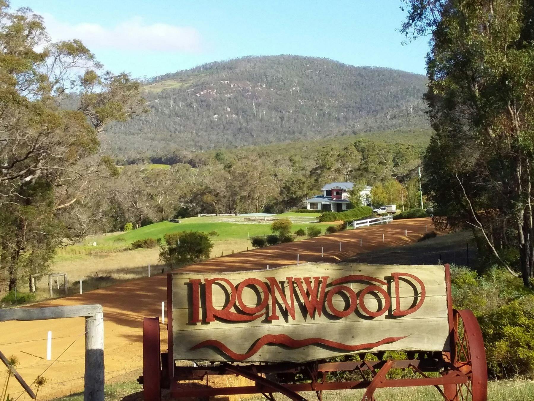Mountain Country Trails – Stirling and Porongurup Range and South Coastal Highlights 9 Day Tour