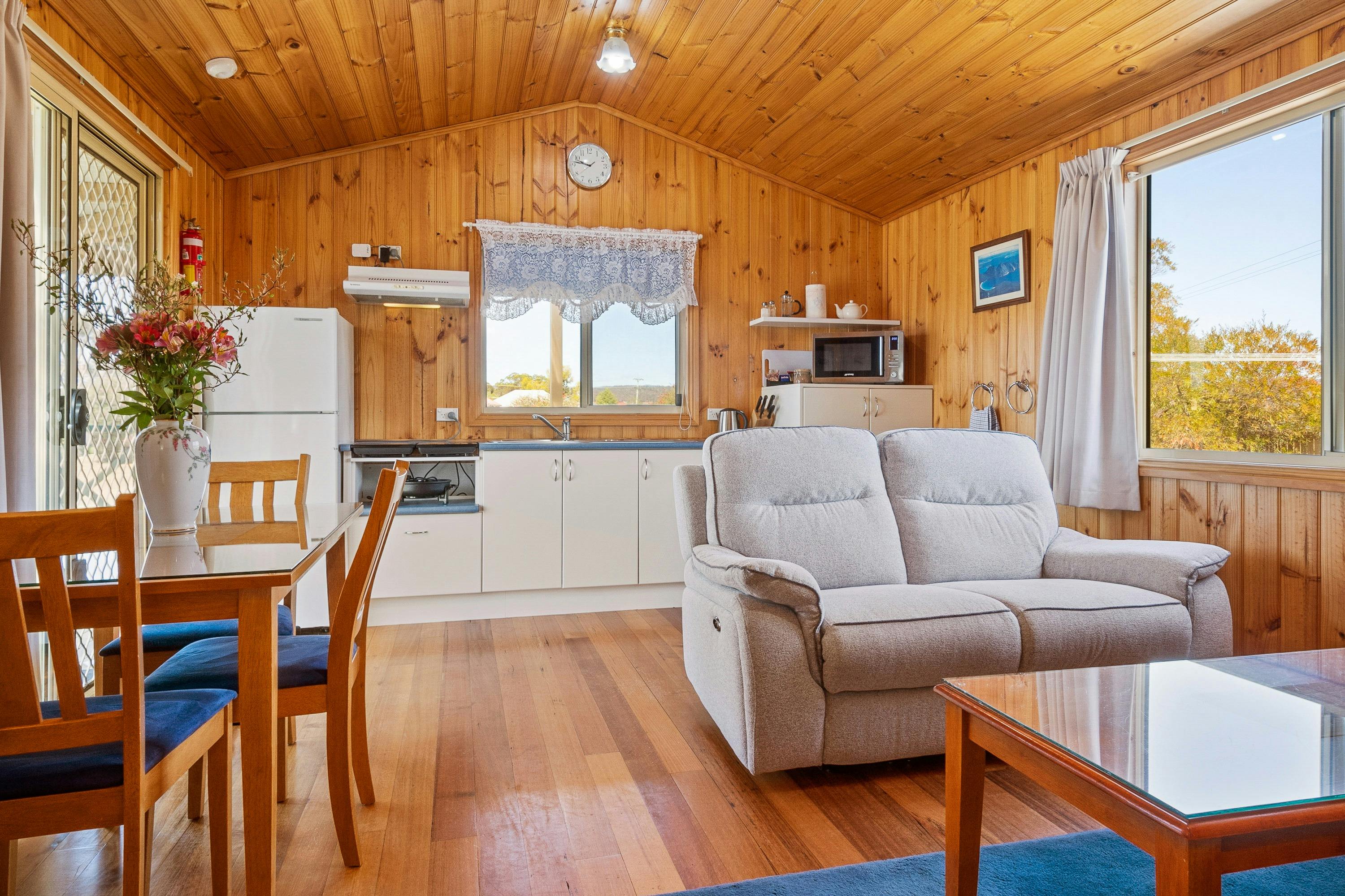 One bedroom timber lined Chalet