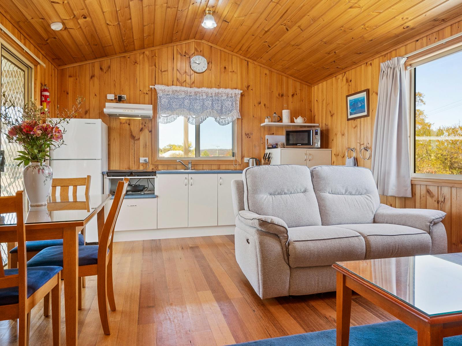 One bedroom timber lined Chalet