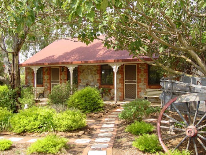 COTTAGE