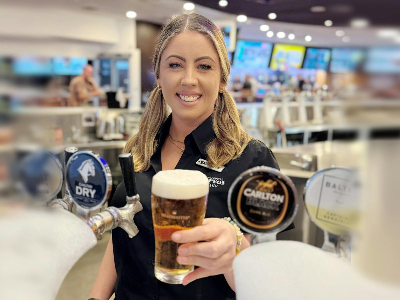 Friendly service and Cold Schooners