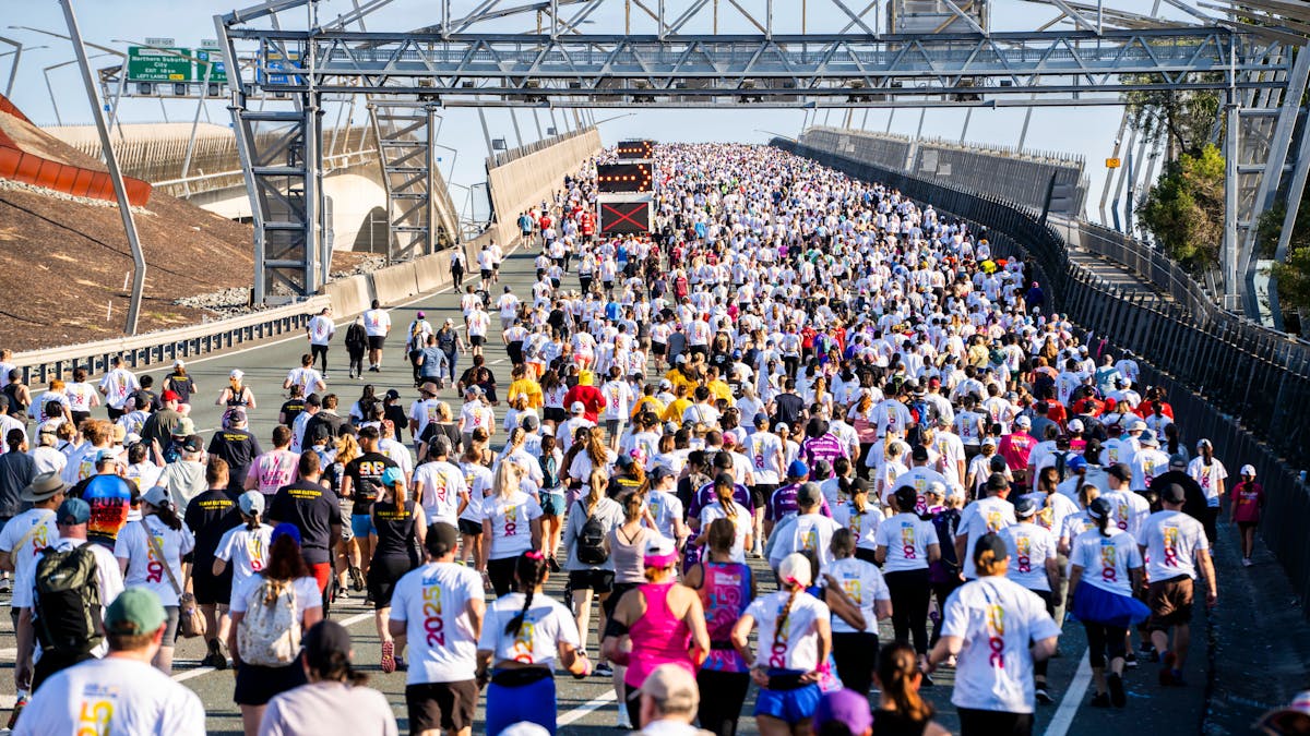 Runners heading up the Gateway Bridge.