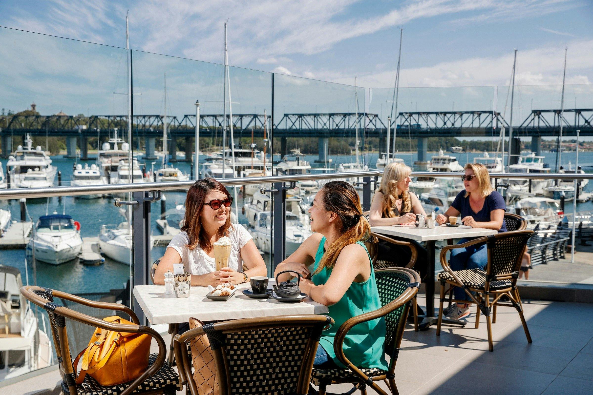 Dining, Sydney Harbour