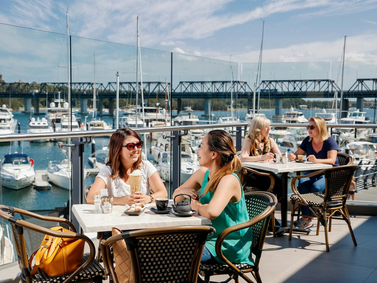 Dining, Sydney Harbour