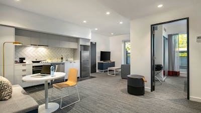 1 or 2 bedroom executive apartment living