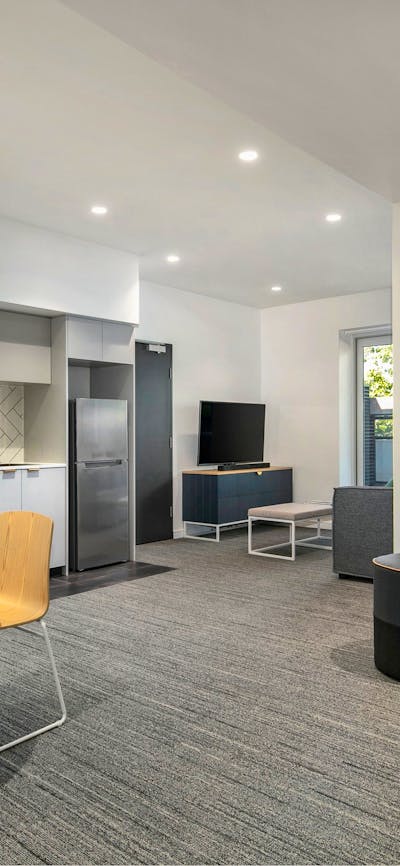 1 or 2 bedroom executive apartment living