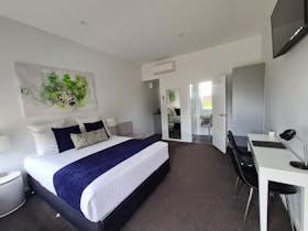 Premium Queen Room