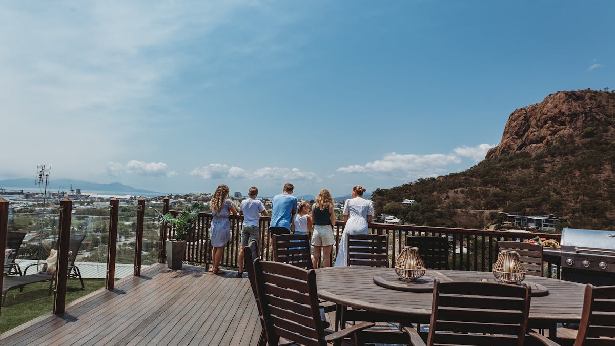 alt text=deck and views of castle hill