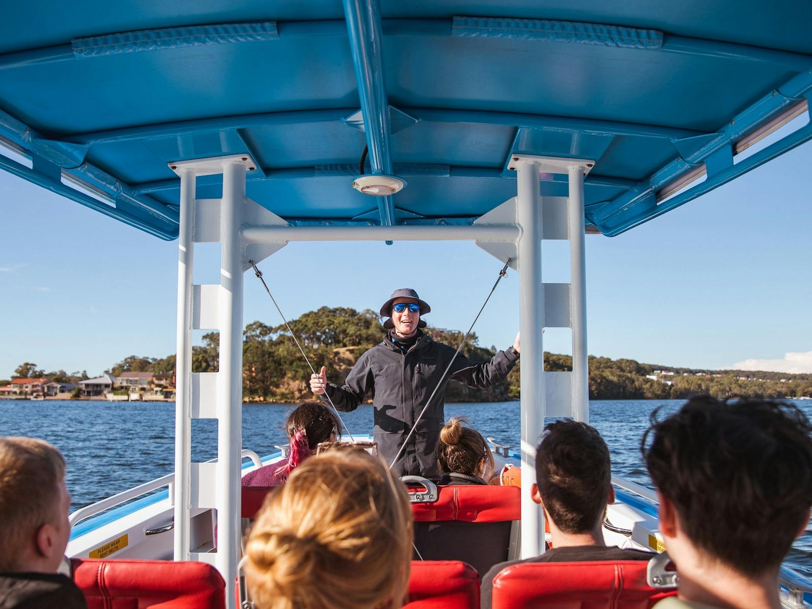Tour by boat in Lake Macquarie