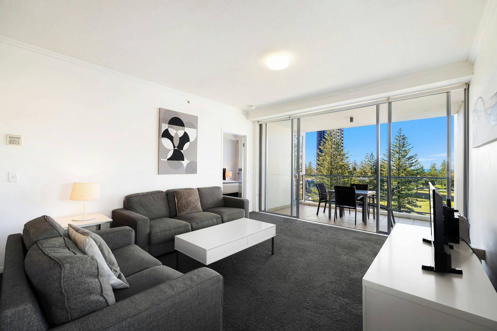 2 Bedroom 1 Bathroom Apartment