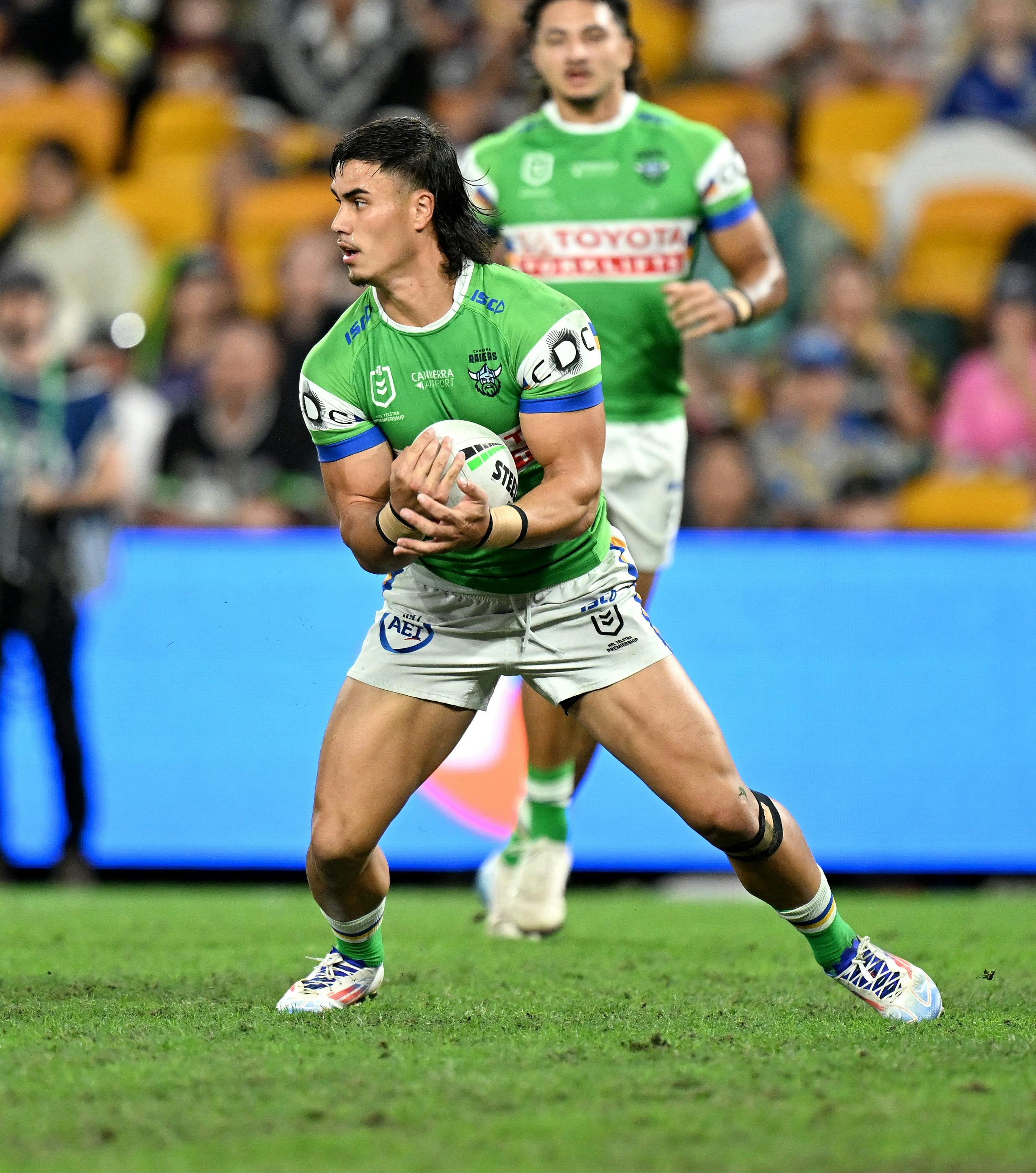 Canberra Raiders player Kaeo Weekes catching the ball.