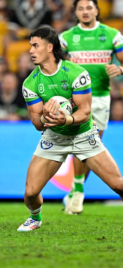 Canberra Raiders player Kaeo Weekes catching the ball.