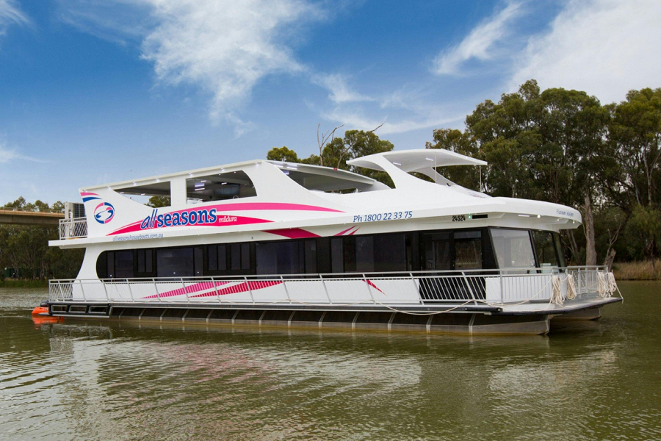 Platinum Indulgence houseboat