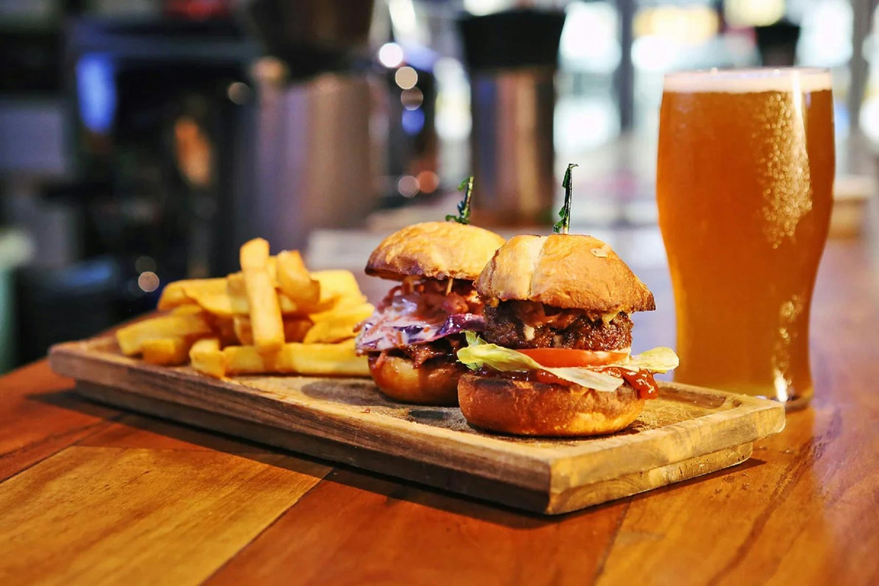 Capricorn Bar and Grill