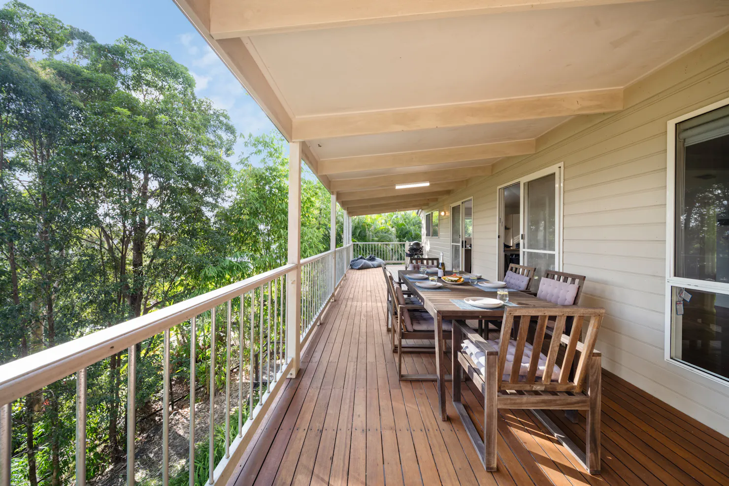 Hinterland Tranquil Escape with Beautiful Views