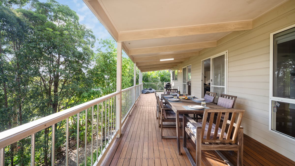 Hinterland Tranquil Escape with Beautiful Views