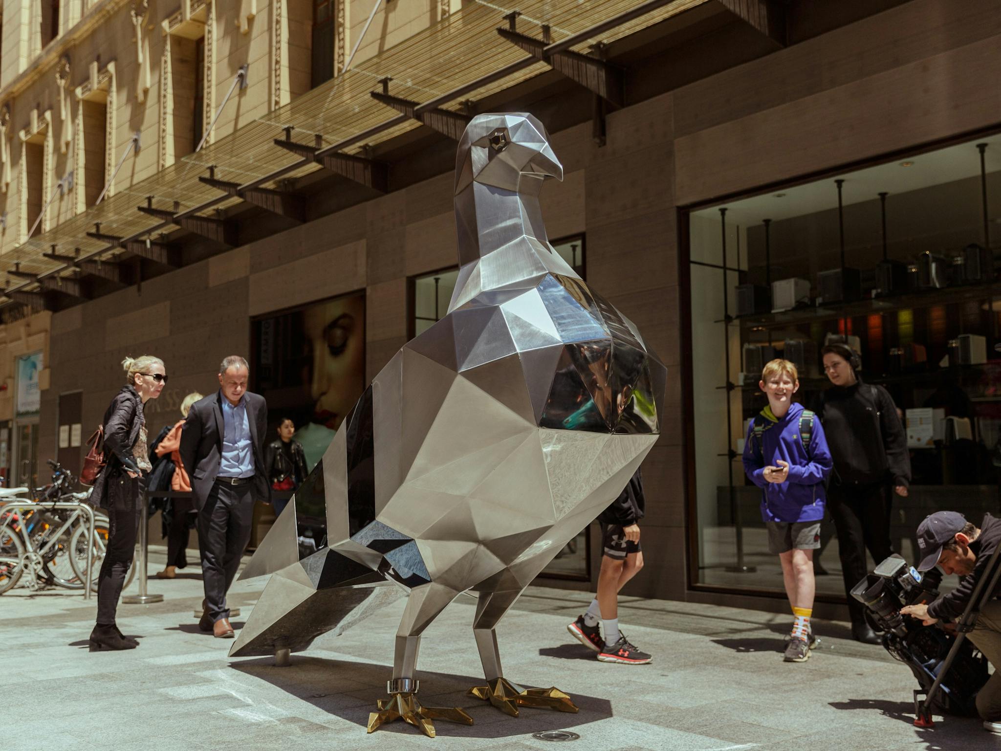'Pigeon' Sculpture Slider Image 1